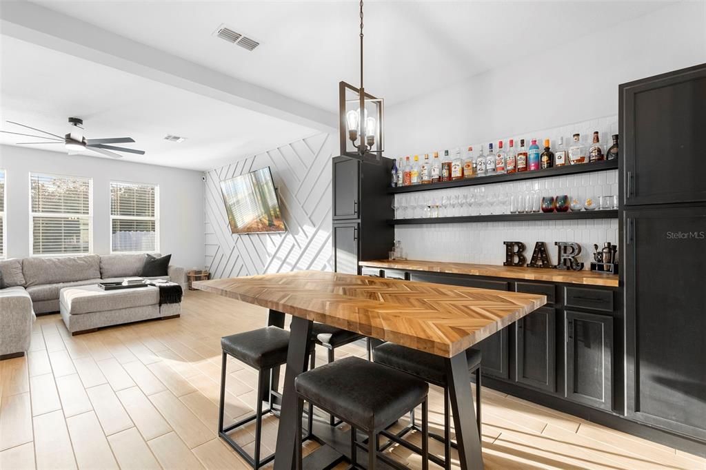 待售: $809,000 (6 贝兹, 3 浴室, 3120 平方英尺)