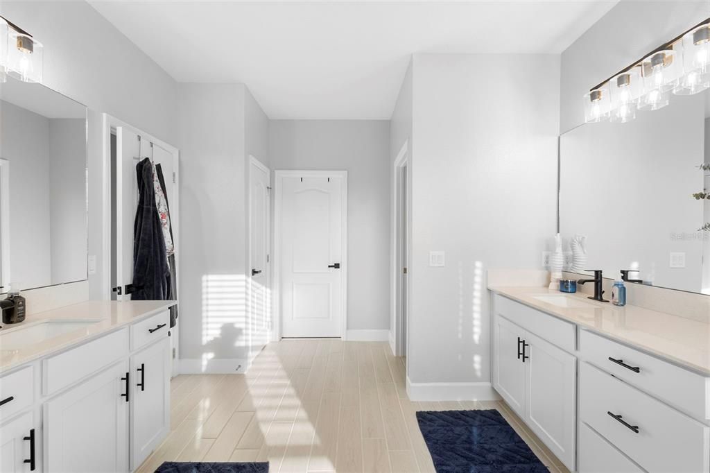 待售: $809,000 (6 贝兹, 3 浴室, 3120 平方英尺)