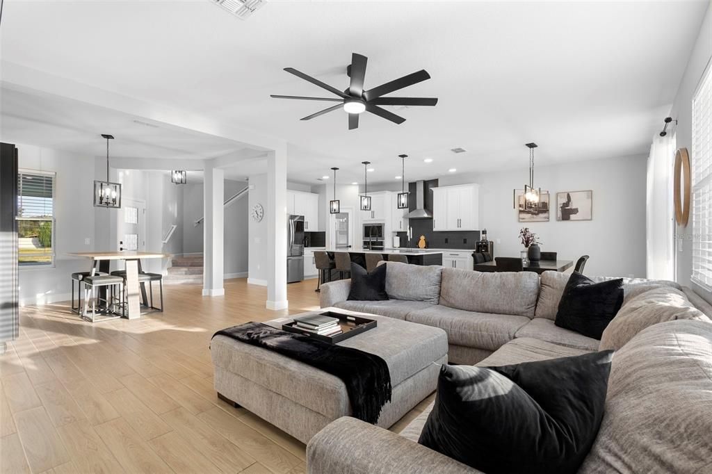 待售: $809,000 (6 贝兹, 3 浴室, 3120 平方英尺)