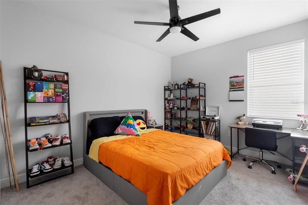 待售: $809,000 (6 贝兹, 3 浴室, 3120 平方英尺)