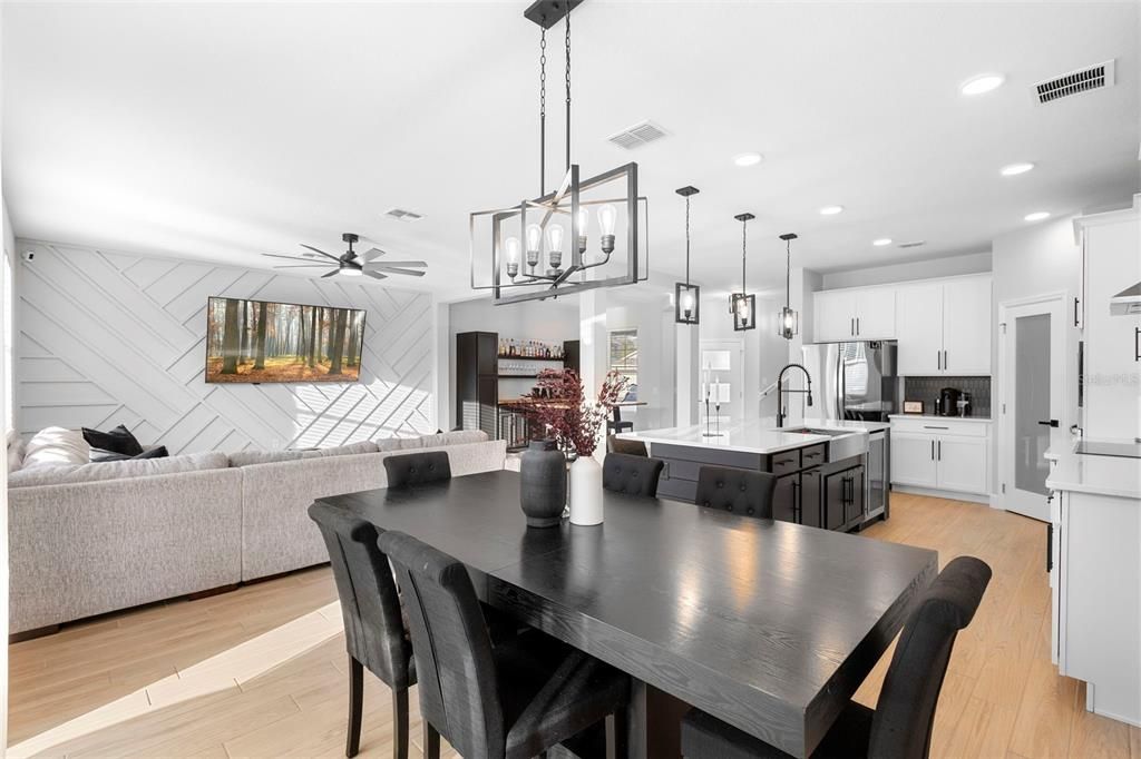 待售: $809,000 (6 贝兹, 3 浴室, 3120 平方英尺)