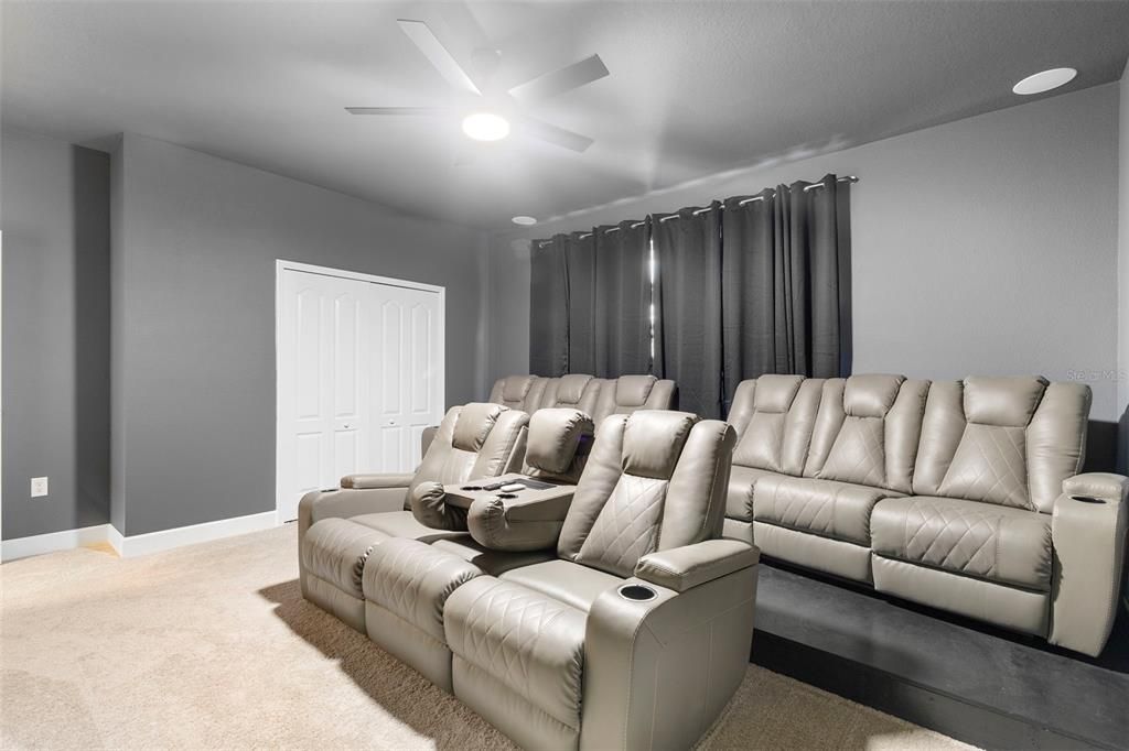 待售: $809,000 (6 贝兹, 3 浴室, 3120 平方英尺)