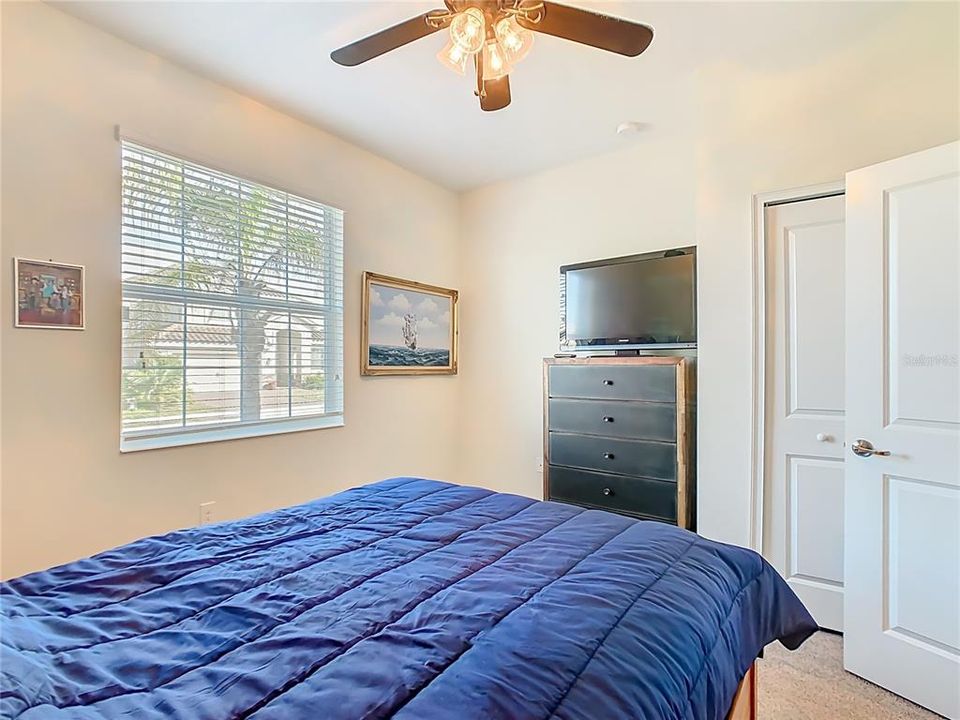 待售: $411,000 (4 贝兹, 3 浴室, 2082 平方英尺)