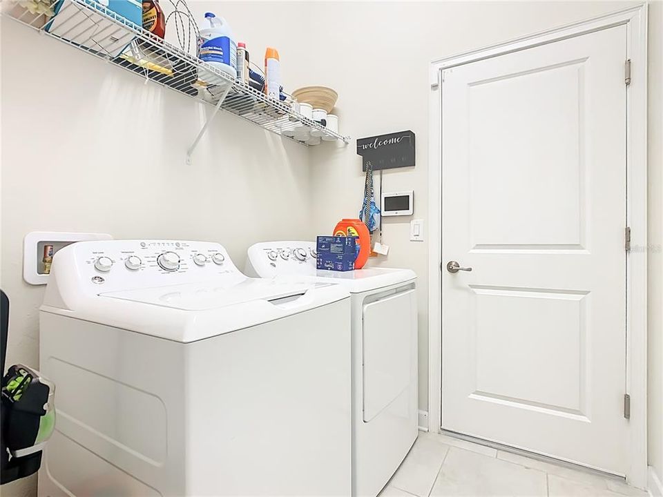 待售: $411,000 (4 贝兹, 3 浴室, 2082 平方英尺)