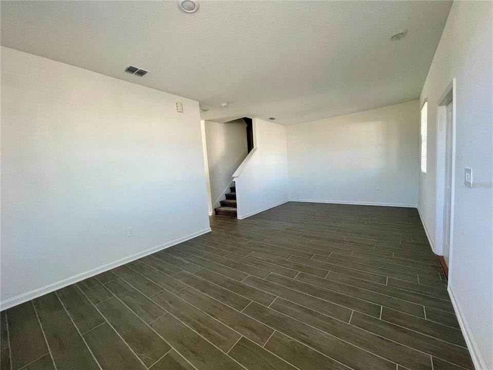 В аренду: $2,850 (3 спален, 2 ванн, 1717 Квадратных фут)