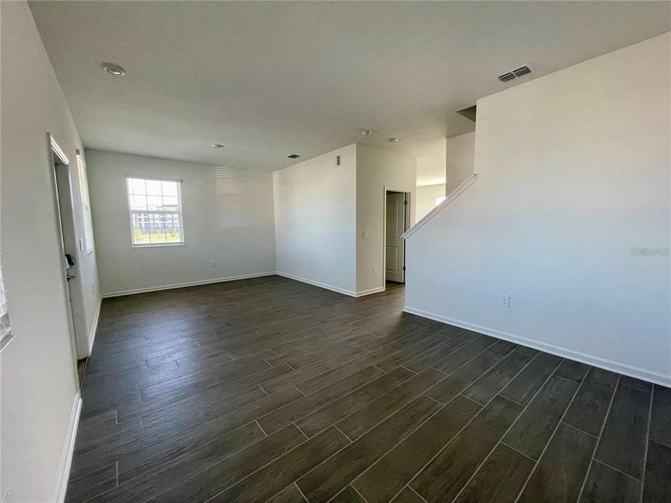 В аренду: $2,850 (3 спален, 2 ванн, 1717 Квадратных фут)