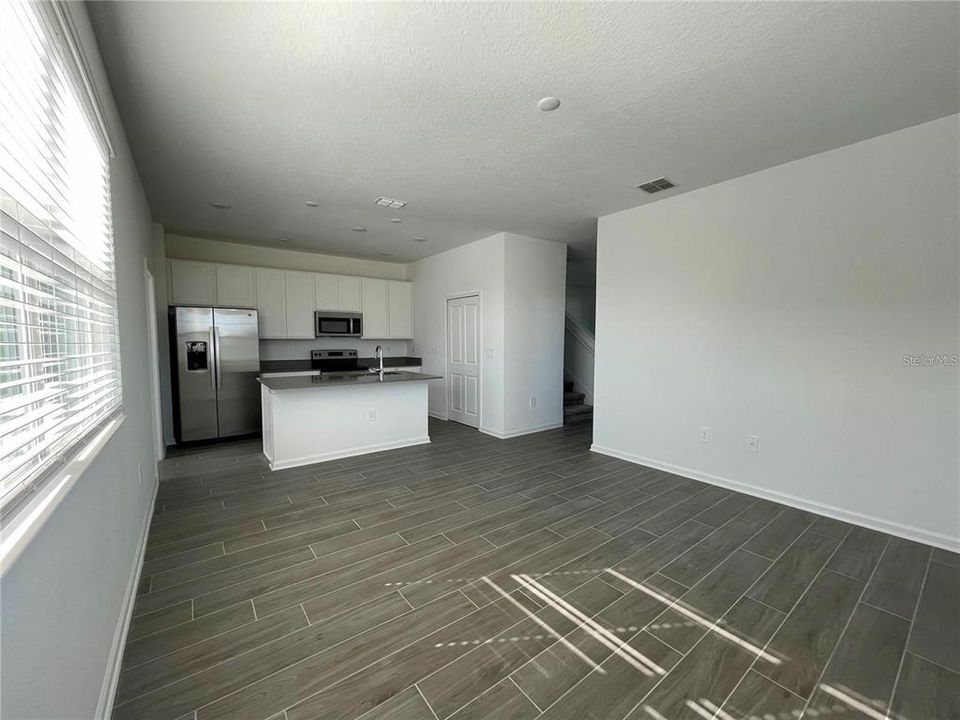 В аренду: $2,850 (3 спален, 2 ванн, 1717 Квадратных фут)