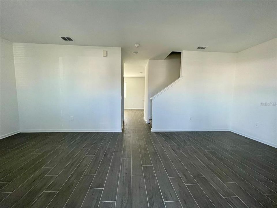 В аренду: $2,850 (3 спален, 2 ванн, 1717 Квадратных фут)