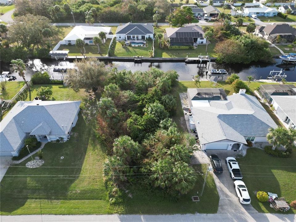 待售: $105,000 (0.23 acres)