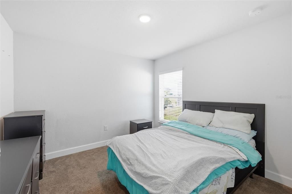 En Venta: $398,000 (4 camas, 3 baños, 2301 Pies cuadrados)