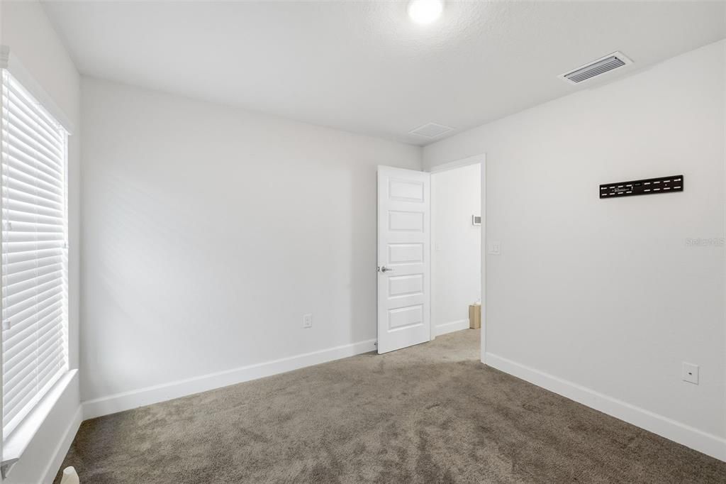 En Venta: $398,000 (4 camas, 3 baños, 2301 Pies cuadrados)