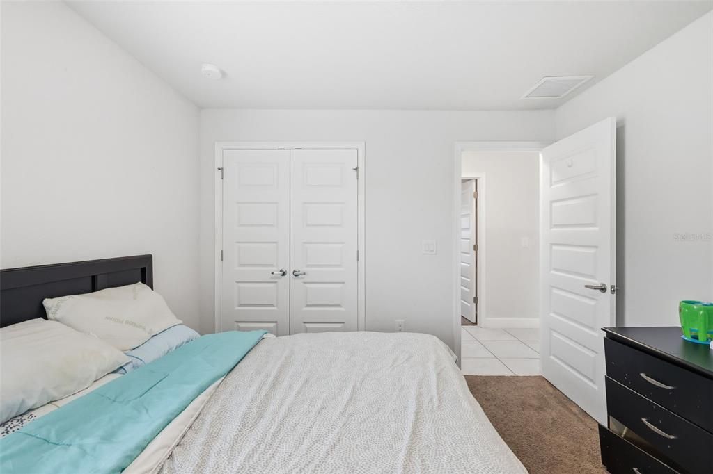 En Venta: $398,000 (4 camas, 3 baños, 2301 Pies cuadrados)