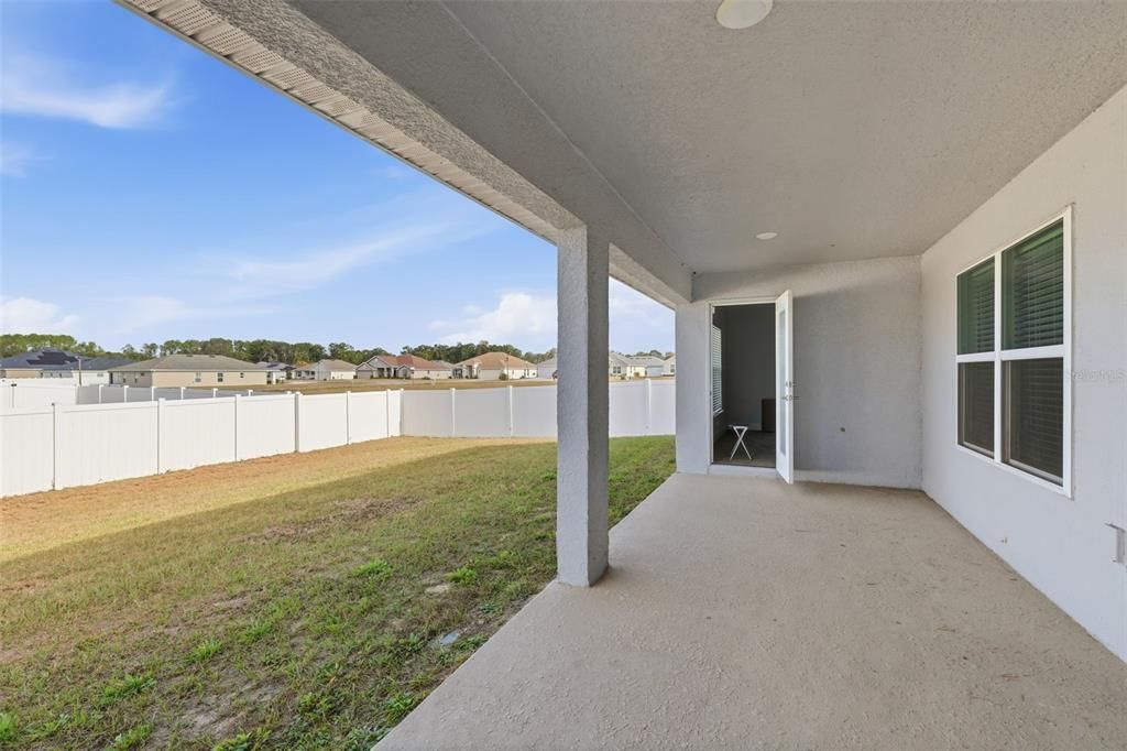 En Venta: $398,000 (4 camas, 3 baños, 2301 Pies cuadrados)