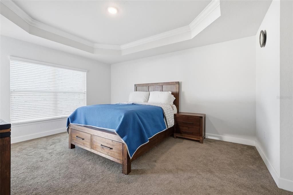 En Venta: $398,000 (4 camas, 3 baños, 2301 Pies cuadrados)