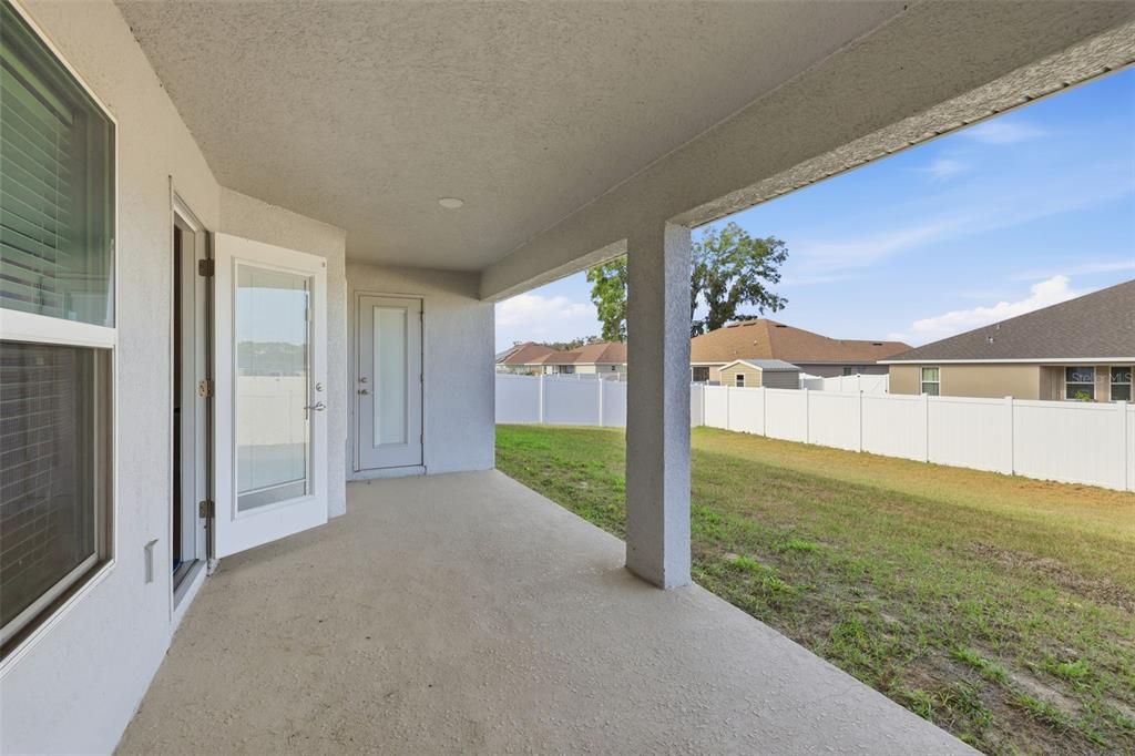 En Venta: $398,000 (4 camas, 3 baños, 2301 Pies cuadrados)