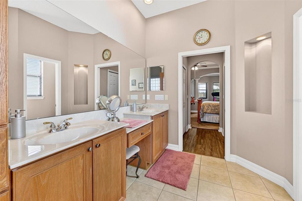 待售: $1,555,000 (5 贝兹, 4 浴室, 4236 平方英尺)