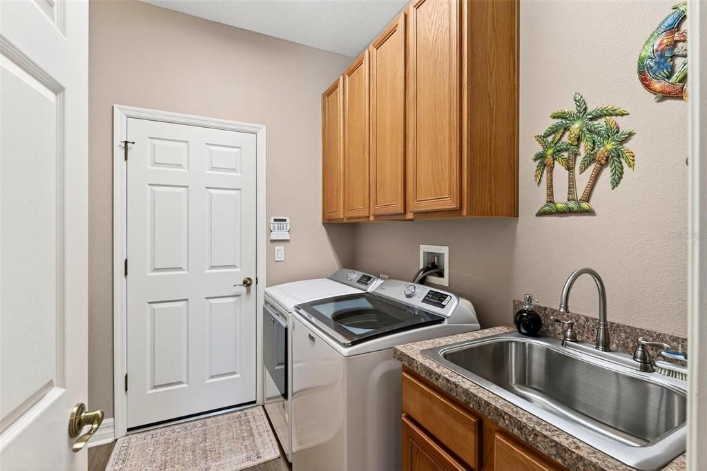 待售: $1,555,000 (5 贝兹, 4 浴室, 4236 平方英尺)