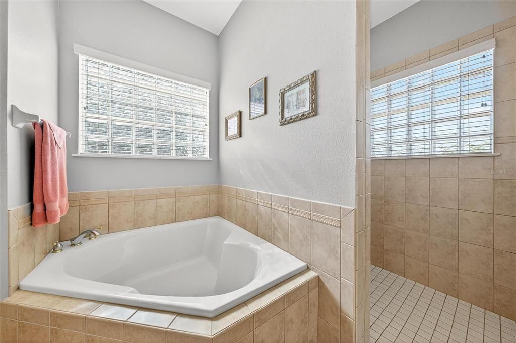 待售: $1,555,000 (5 贝兹, 4 浴室, 4236 平方英尺)