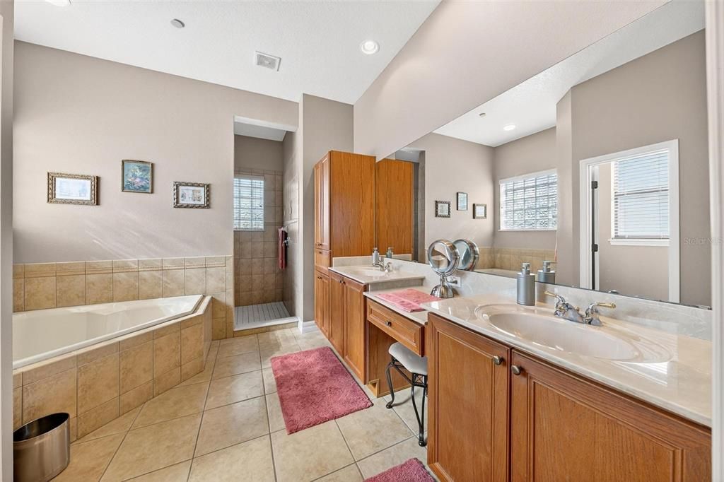 待售: $1,555,000 (5 贝兹, 4 浴室, 4236 平方英尺)