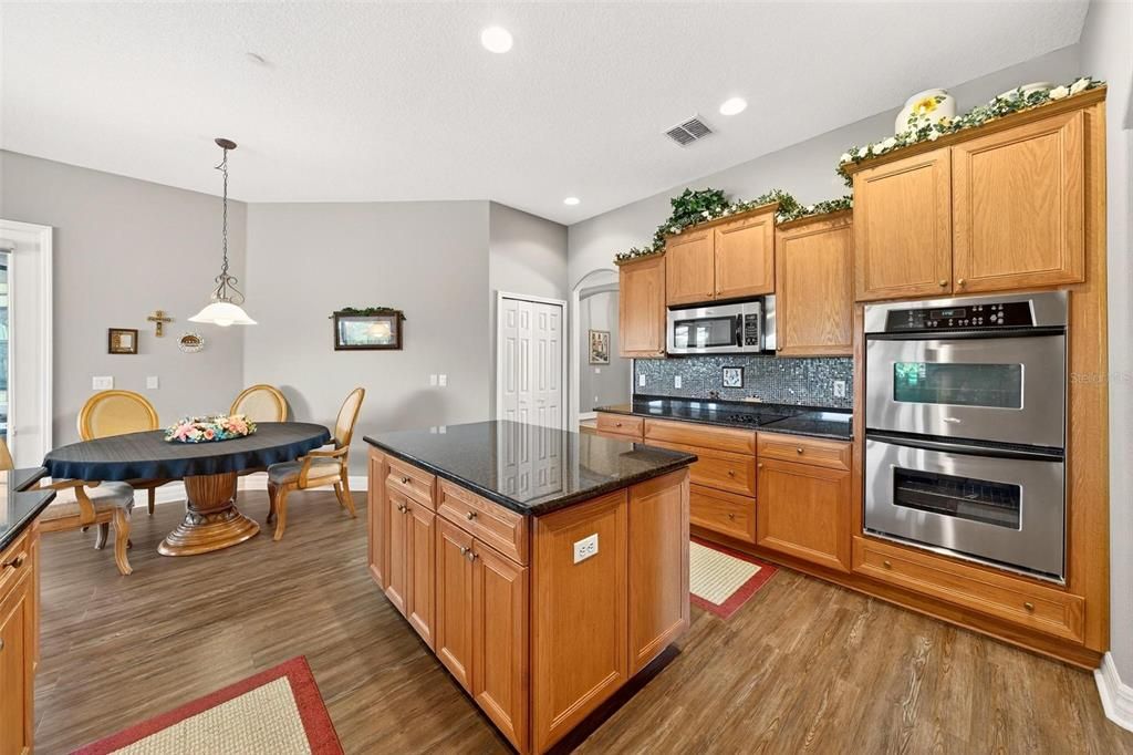 待售: $1,555,000 (5 贝兹, 4 浴室, 4236 平方英尺)