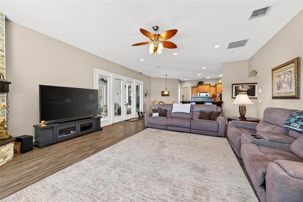 待售: $1,555,000 (5 贝兹, 4 浴室, 4236 平方英尺)