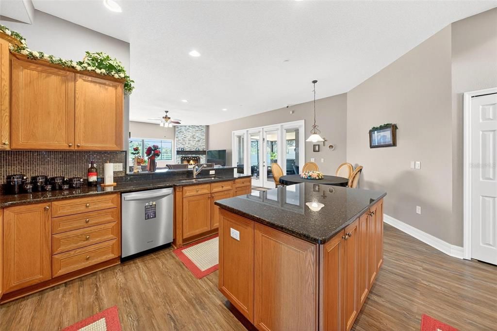 待售: $1,555,000 (5 贝兹, 4 浴室, 4236 平方英尺)