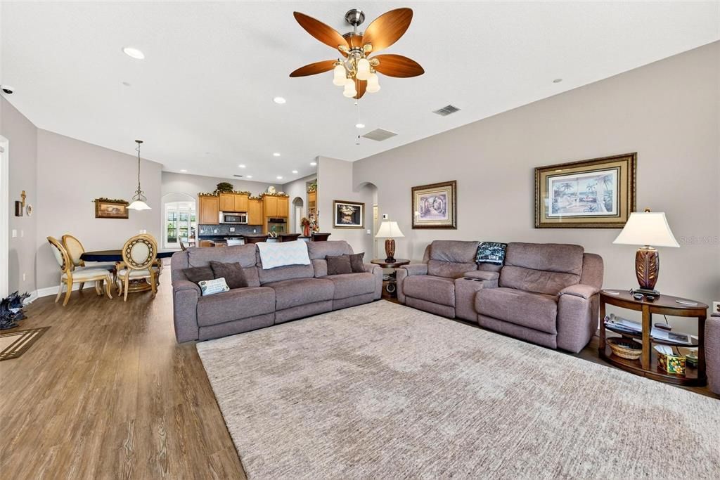 待售: $1,555,000 (5 贝兹, 4 浴室, 4236 平方英尺)