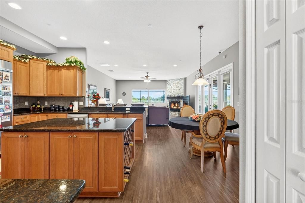 待售: $1,555,000 (5 贝兹, 4 浴室, 4236 平方英尺)