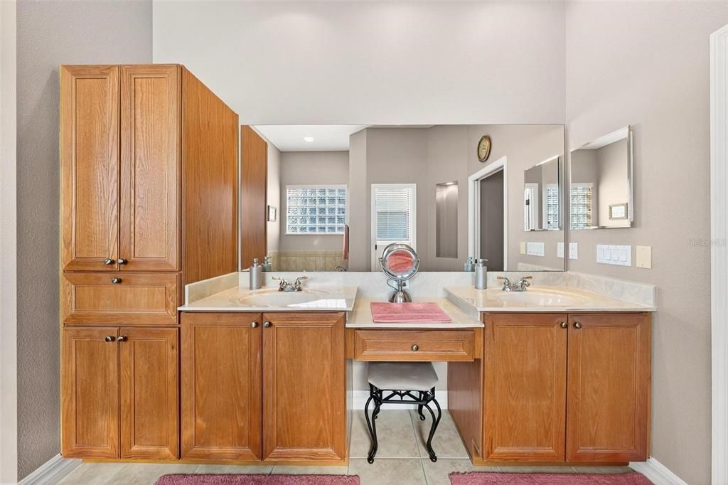 待售: $1,555,000 (5 贝兹, 4 浴室, 4236 平方英尺)