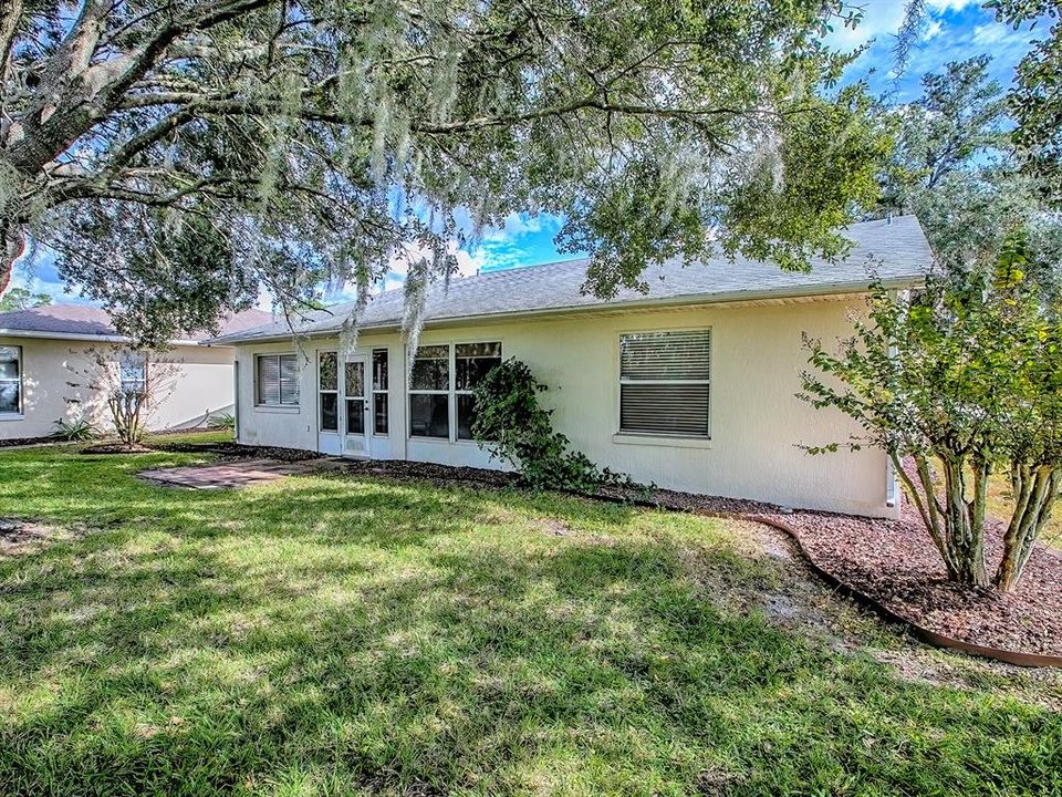 For Sale: $229,900 (2 beds, 2 baths, 1336 Square Feet)