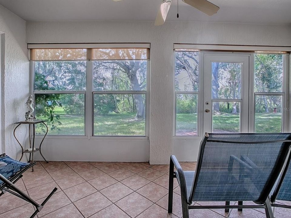 For Sale: $229,900 (2 beds, 2 baths, 1336 Square Feet)