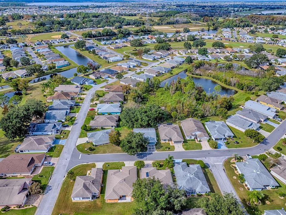 For Sale: $229,900 (2 beds, 2 baths, 1336 Square Feet)