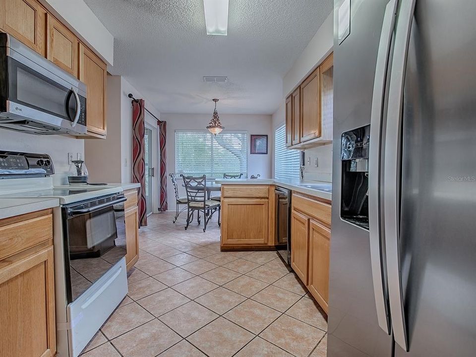 For Sale: $229,900 (2 beds, 2 baths, 1336 Square Feet)