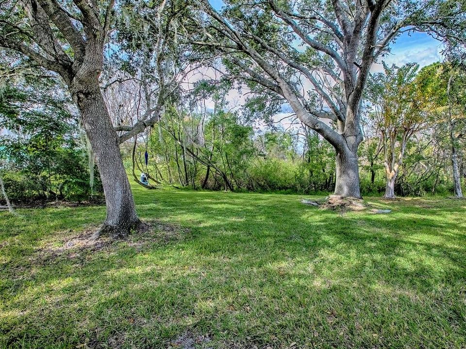 For Sale: $229,900 (2 beds, 2 baths, 1336 Square Feet)