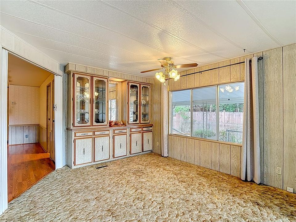 Под контрактом: $109,500 (2 спален, 2 ванн, 1440 Квадратных фут)