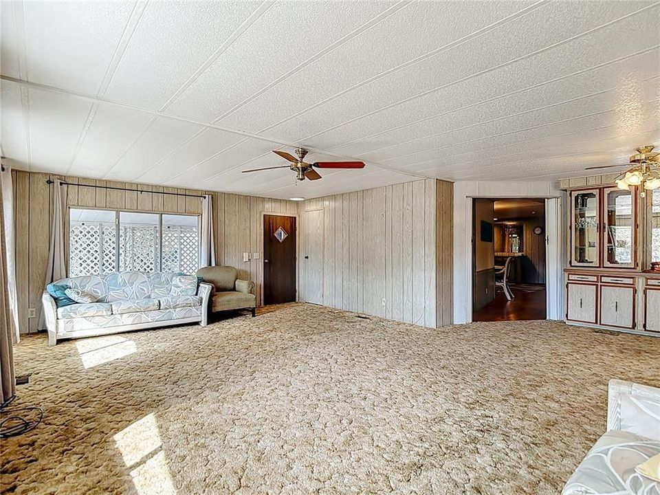 Под контрактом: $109,500 (2 спален, 2 ванн, 1440 Квадратных фут)