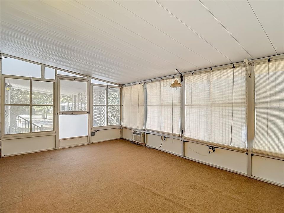 Под контрактом: $109,500 (2 спален, 2 ванн, 1440 Квадратных фут)