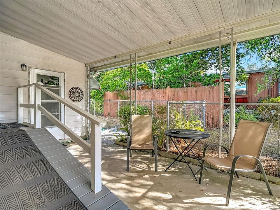 Под контрактом: $109,500 (2 спален, 2 ванн, 1440 Квадратных фут)