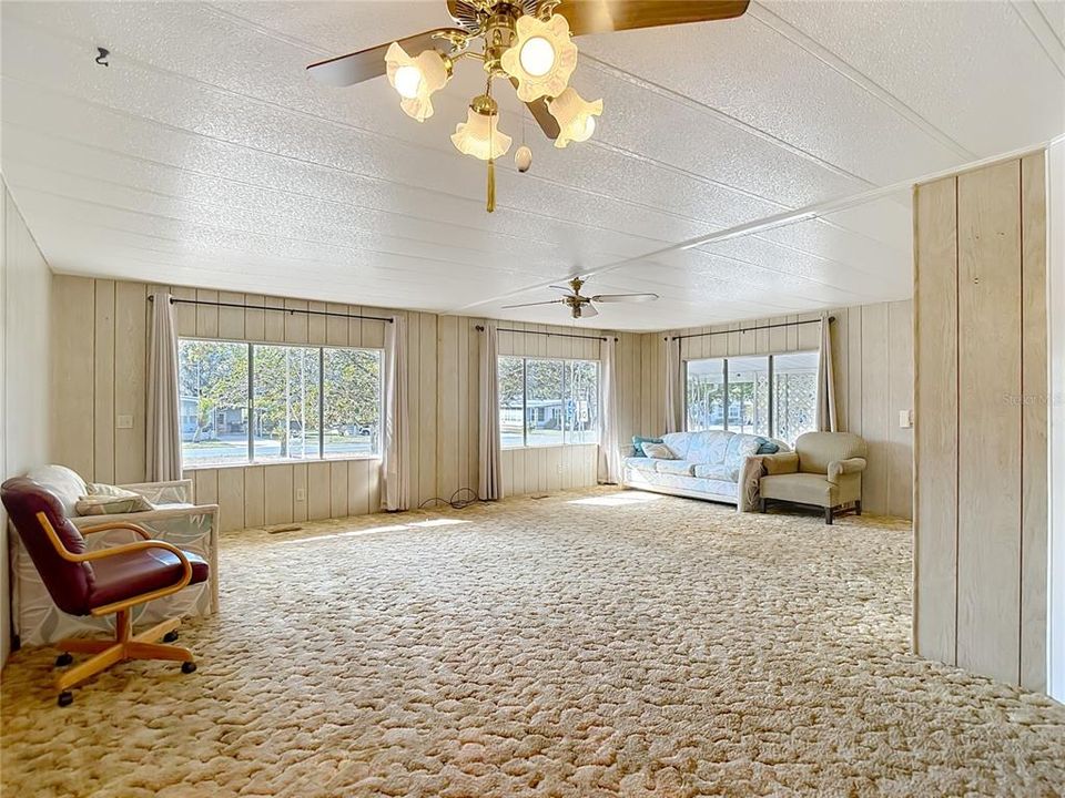 Под контрактом: $109,500 (2 спален, 2 ванн, 1440 Квадратных фут)