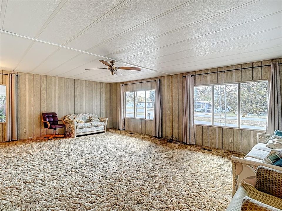 Под контрактом: $109,500 (2 спален, 2 ванн, 1440 Квадратных фут)