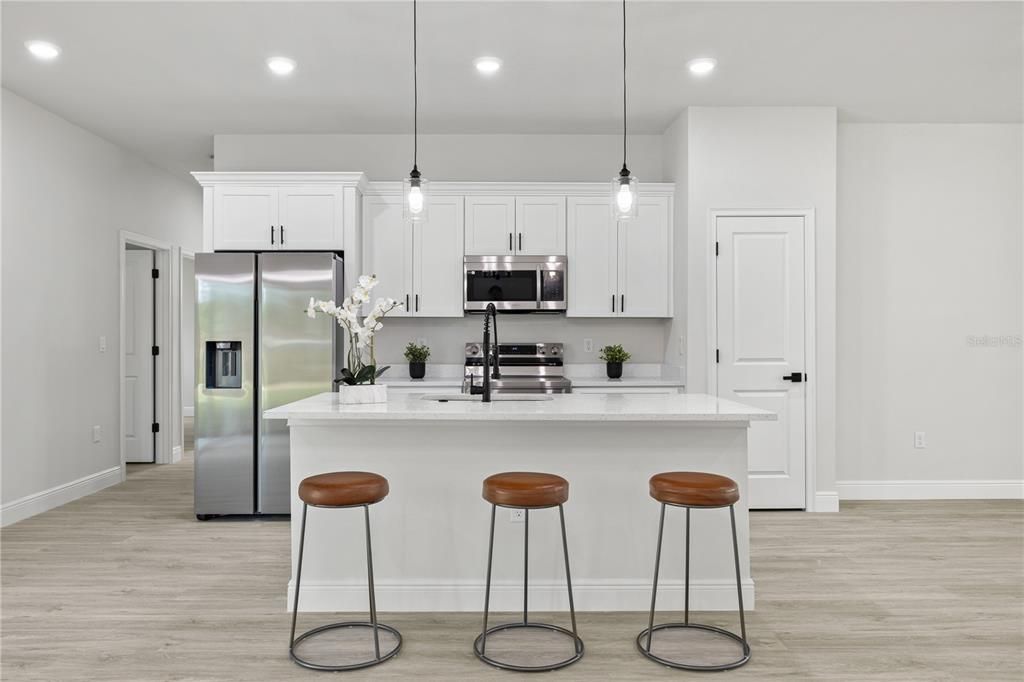 待售: $295,900 (4 贝兹, 2 浴室, 1845 平方英尺)