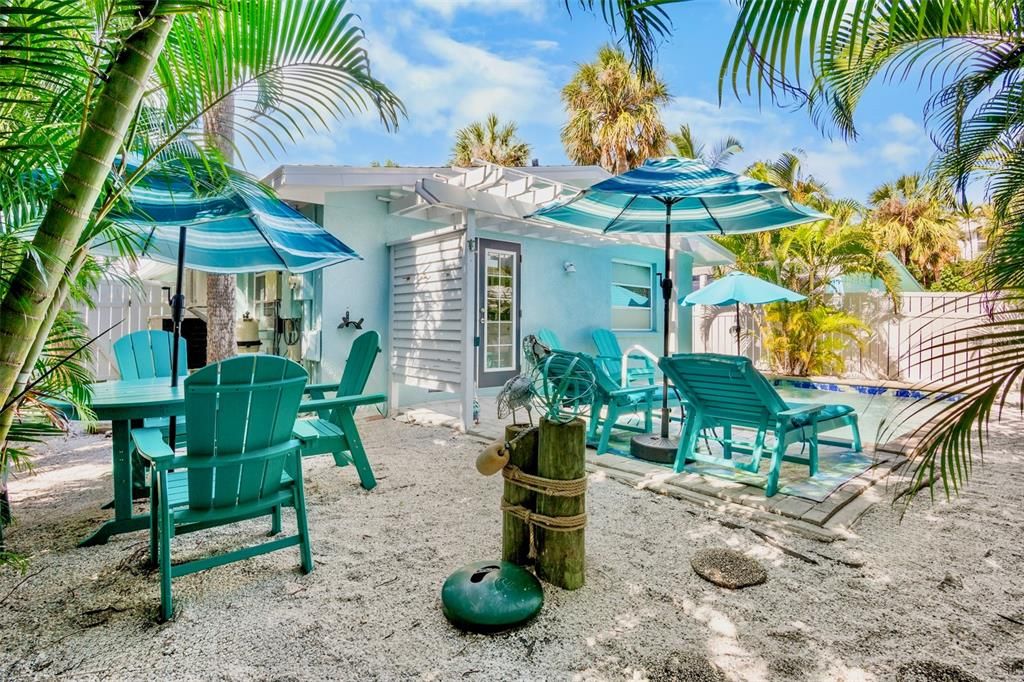 For Sale: $1,250,000 (2 beds, 2 baths, 1128 Square Feet)