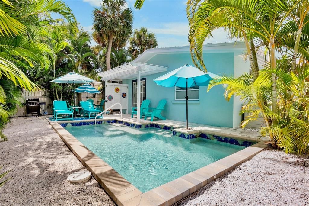 For Sale: $1,250,000 (2 beds, 2 baths, 1128 Square Feet)