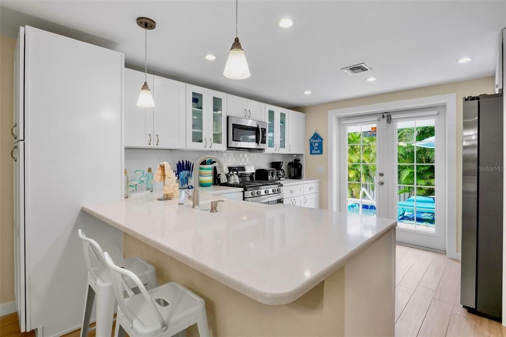 For Sale: $1,250,000 (2 beds, 2 baths, 1128 Square Feet)