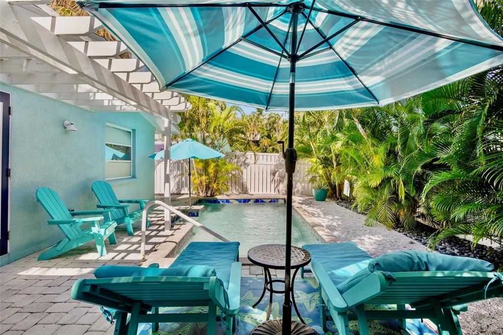 For Sale: $1,250,000 (2 beds, 2 baths, 1128 Square Feet)