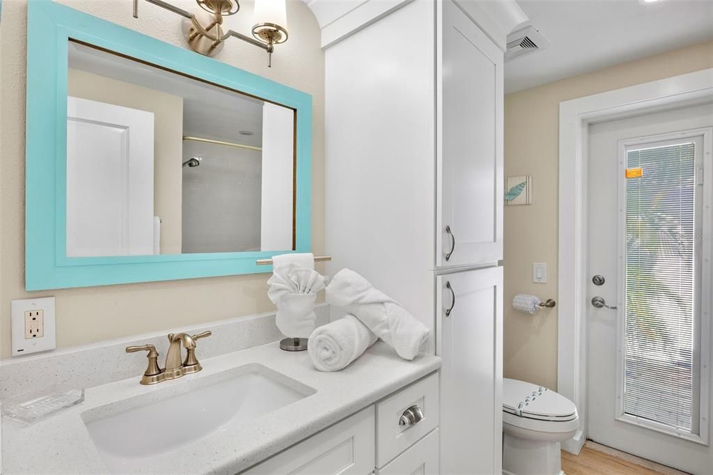 For Sale: $1,250,000 (2 beds, 2 baths, 1128 Square Feet)