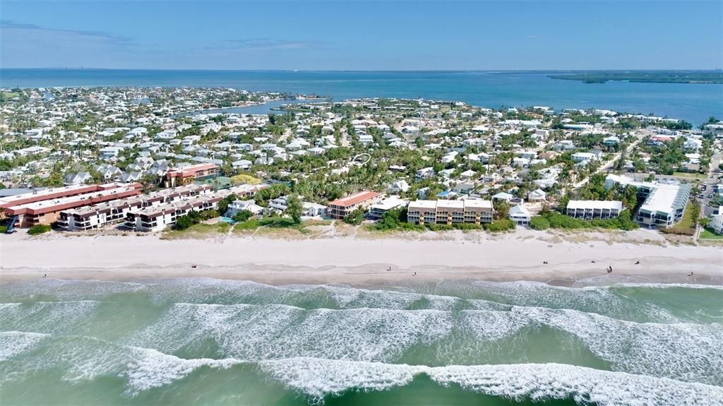 For Sale: $1,250,000 (2 beds, 2 baths, 1128 Square Feet)