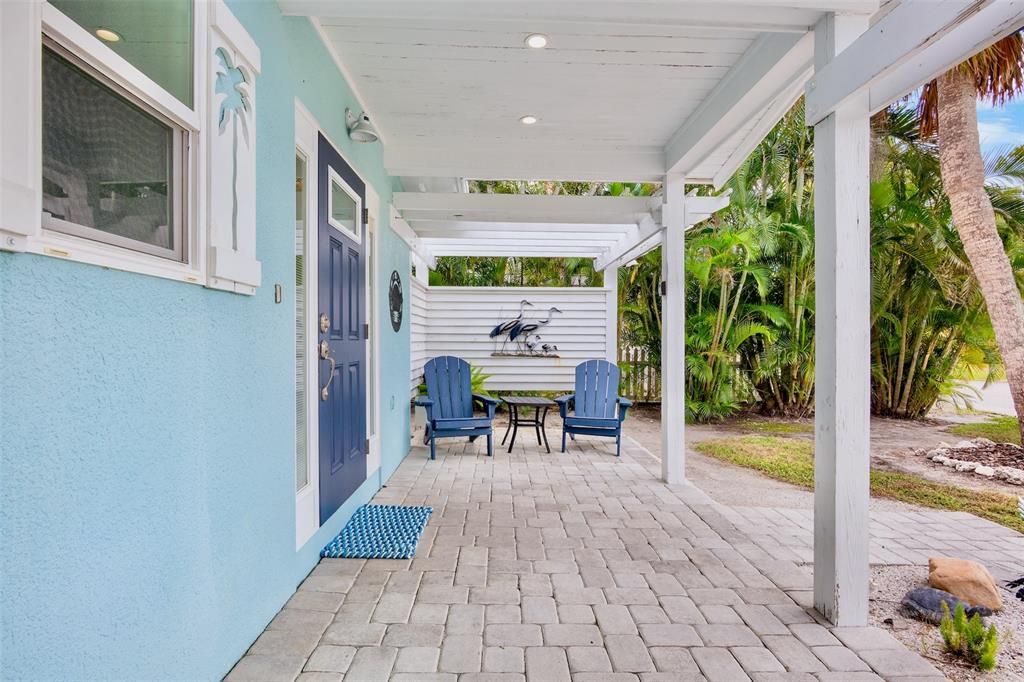 For Sale: $1,250,000 (2 beds, 2 baths, 1128 Square Feet)