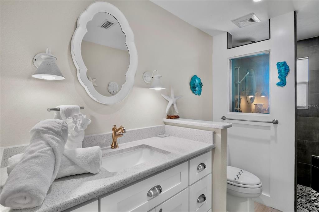 For Sale: $1,250,000 (2 beds, 2 baths, 1128 Square Feet)