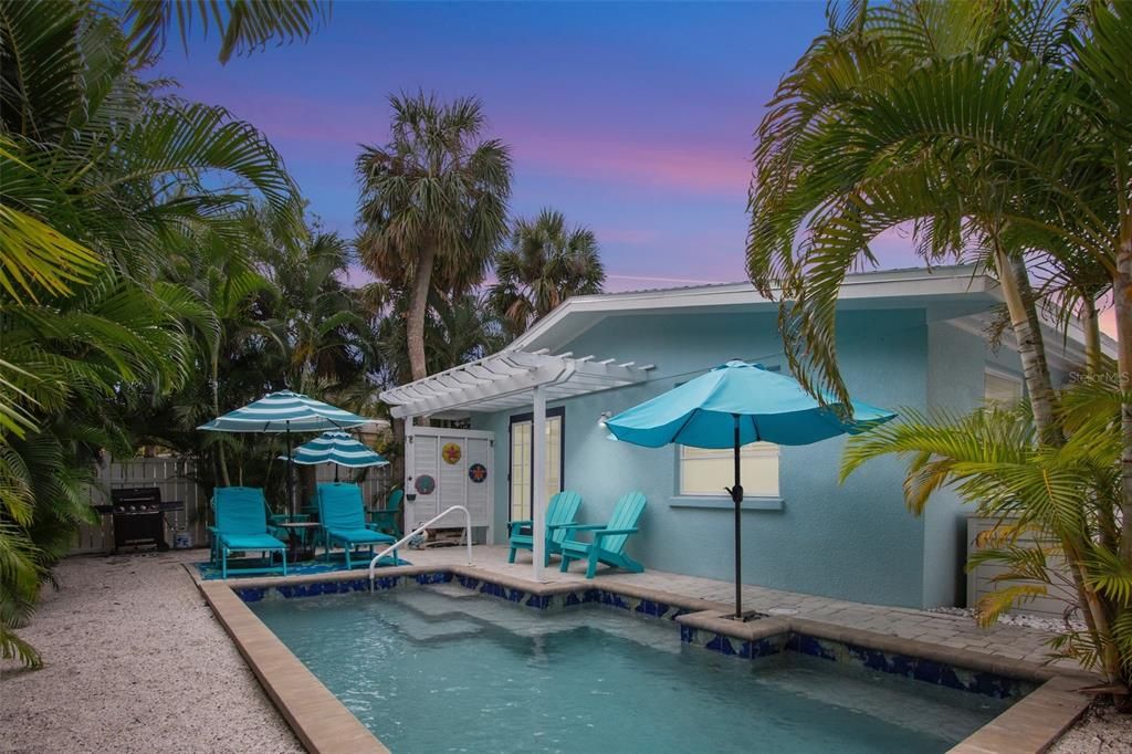 For Sale: $1,250,000 (2 beds, 2 baths, 1128 Square Feet)